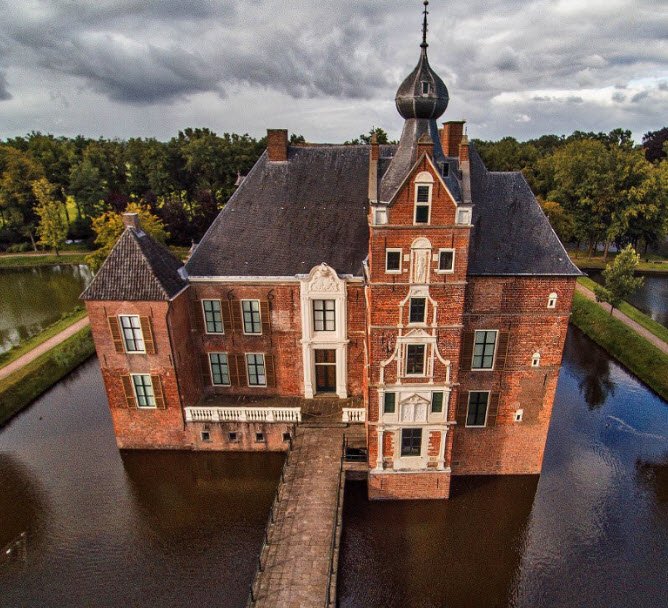 Castle Cannenburch, Netherlands